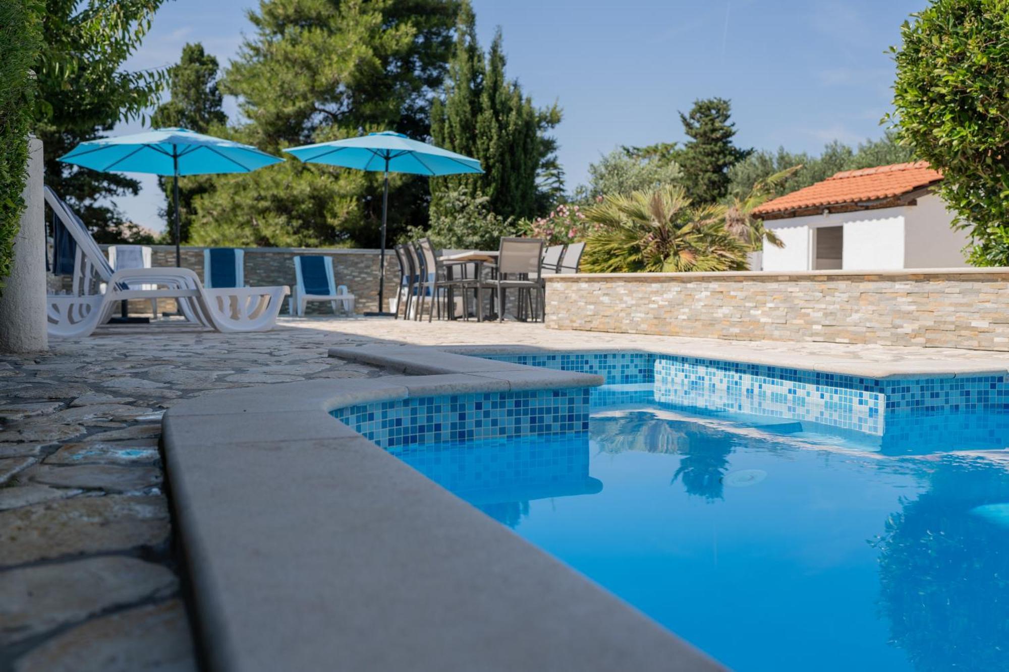 Pension Kolibri Novalja Exterior photo