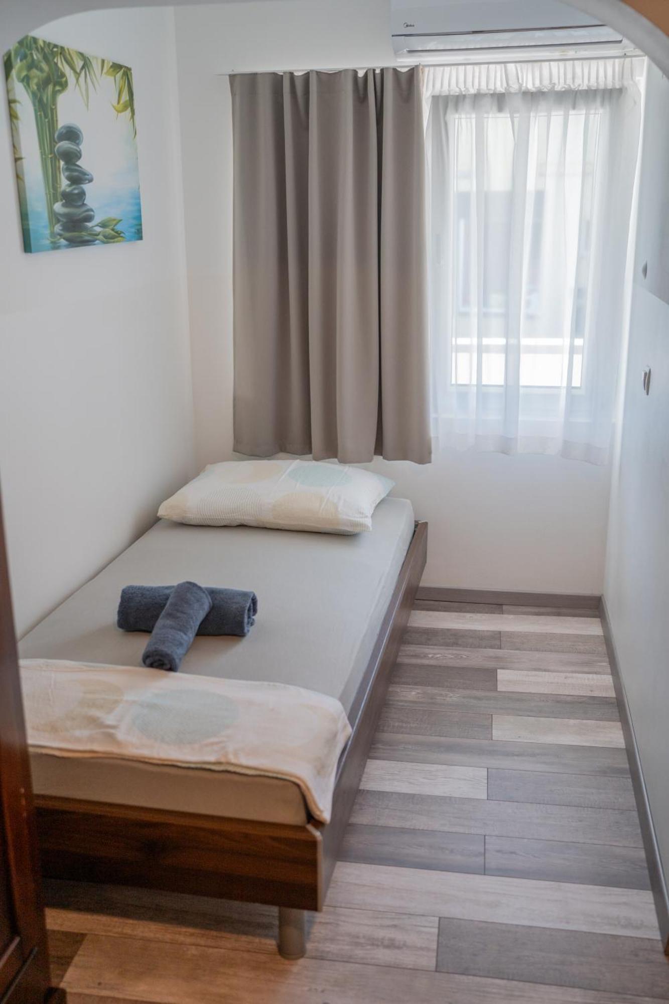 Pension Kolibri Novalja Room photo