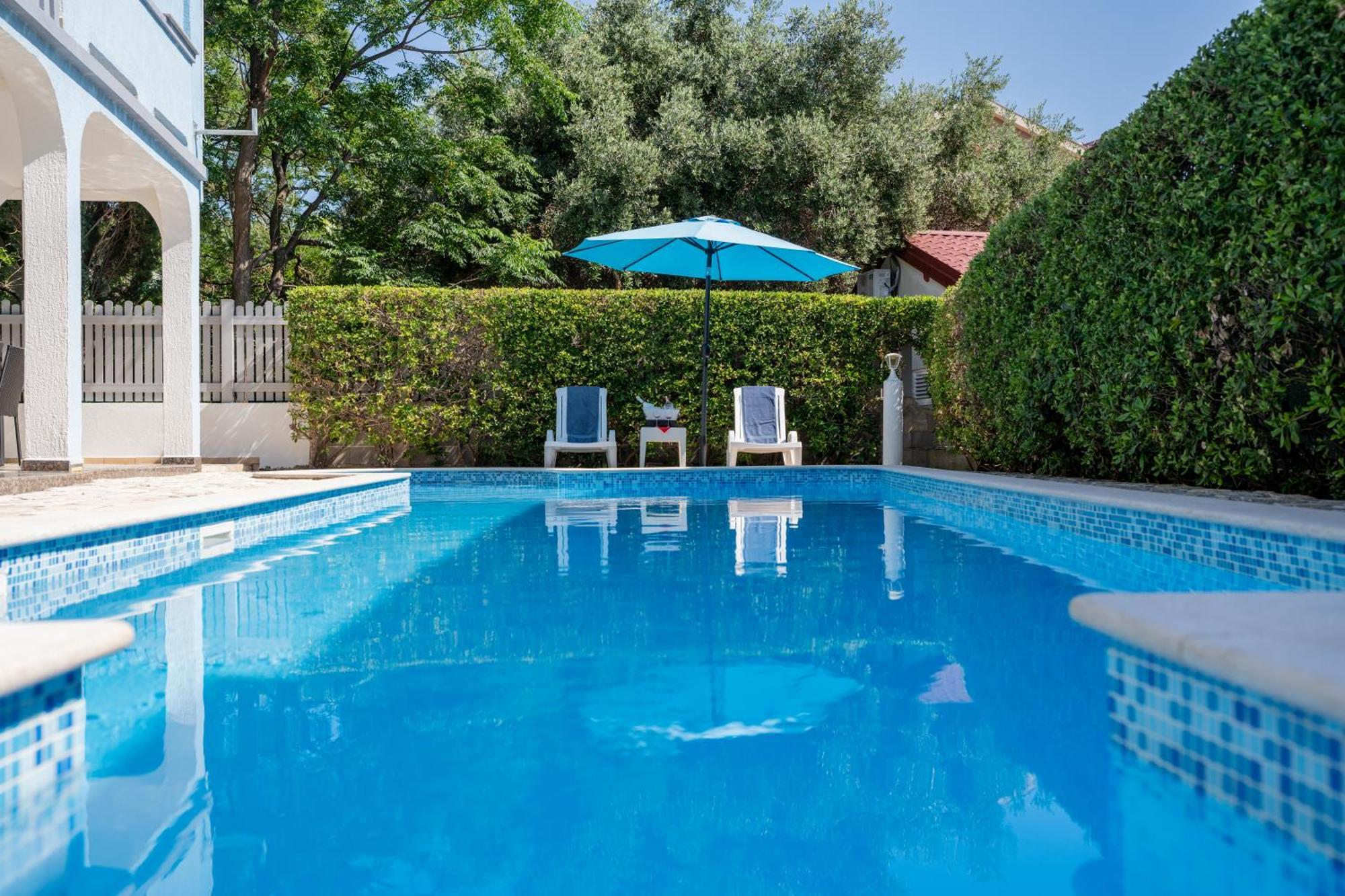 Pension Kolibri Novalja Exterior photo